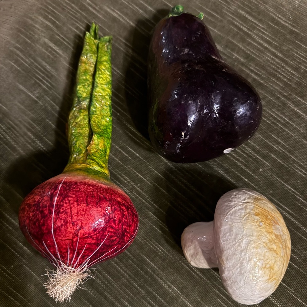 VTG Lot of 3 Paper Mache Vegetables beet mushroom eggplant